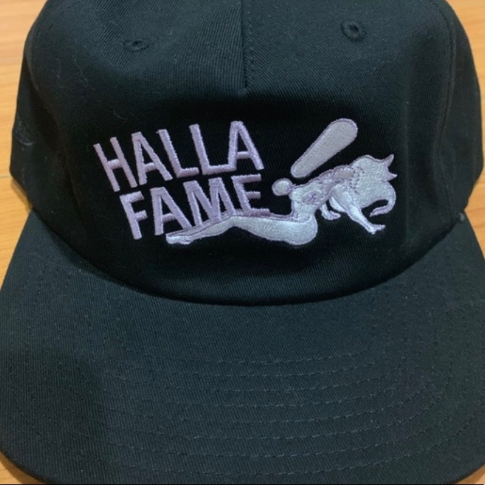 Halla fame SnapBack